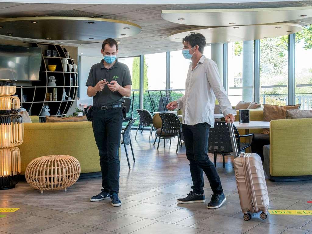Ibis Styles Pertuis Portes Du Luberon Eksteriør bilde
