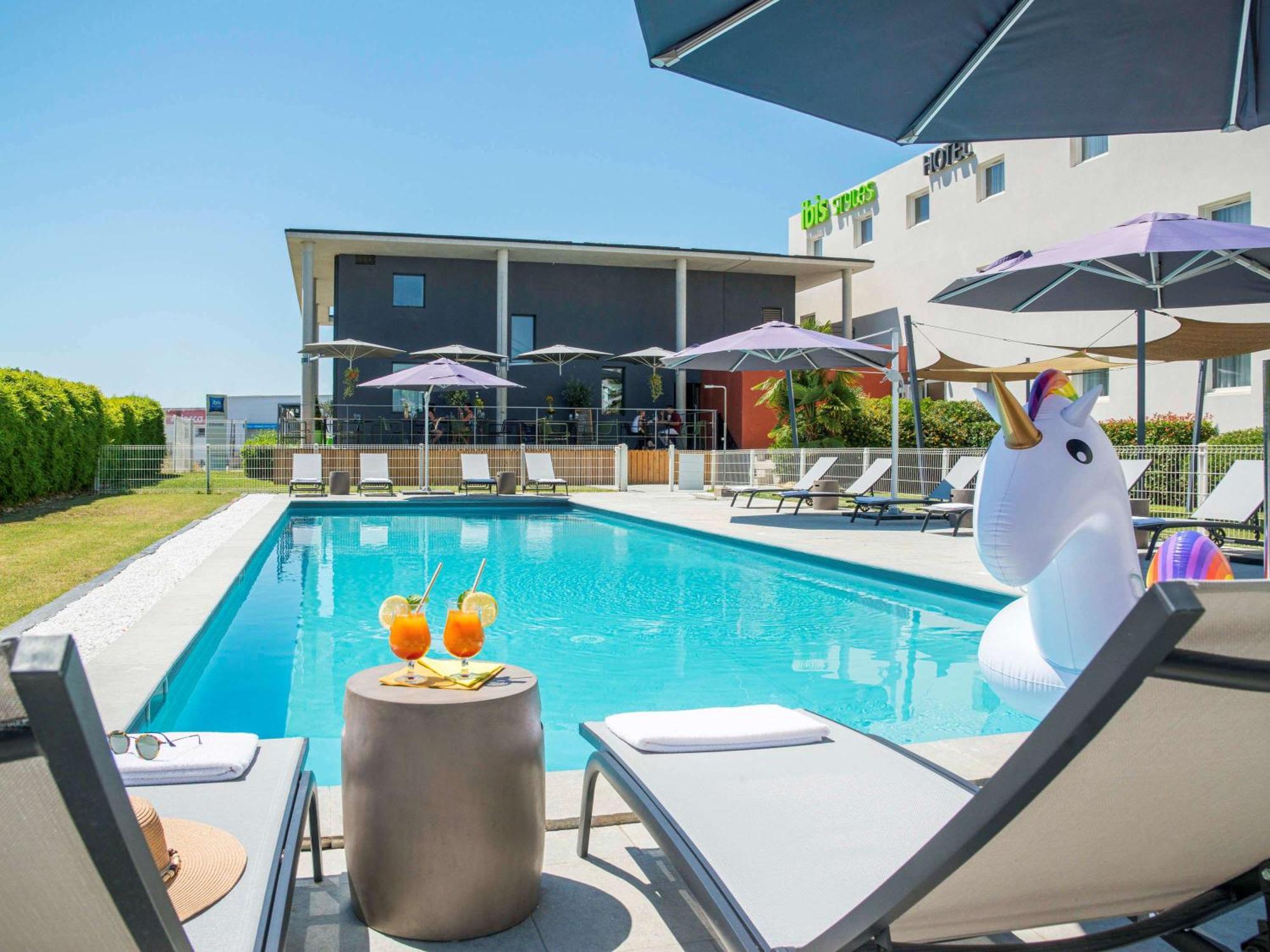 Ibis Styles Pertuis Portes Du Luberon Eksteriør bilde