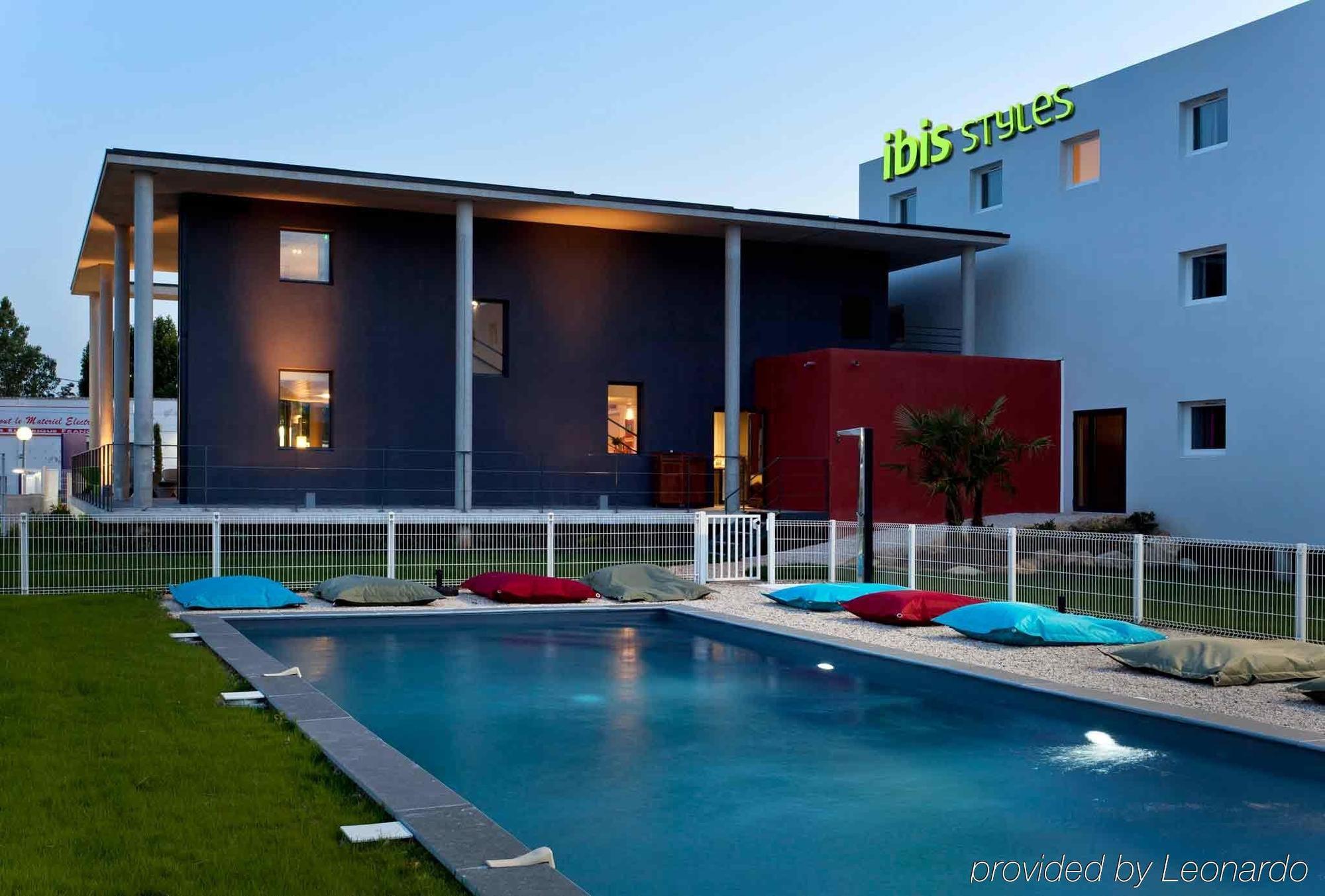 Ibis Styles Pertuis Portes Du Luberon Eksteriør bilde